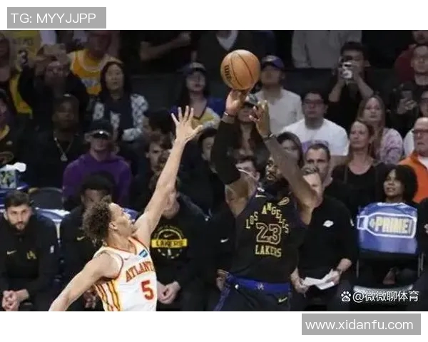 2017年火箭与湖人激战回顾：星光璀璨的对决与传奇时刻